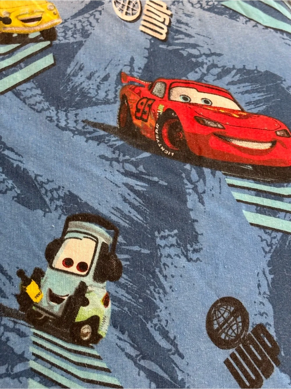 Disney Pixar Cars 2 WGP Lightning McQueen Set Twin Fitted Sheet & Pillowcase